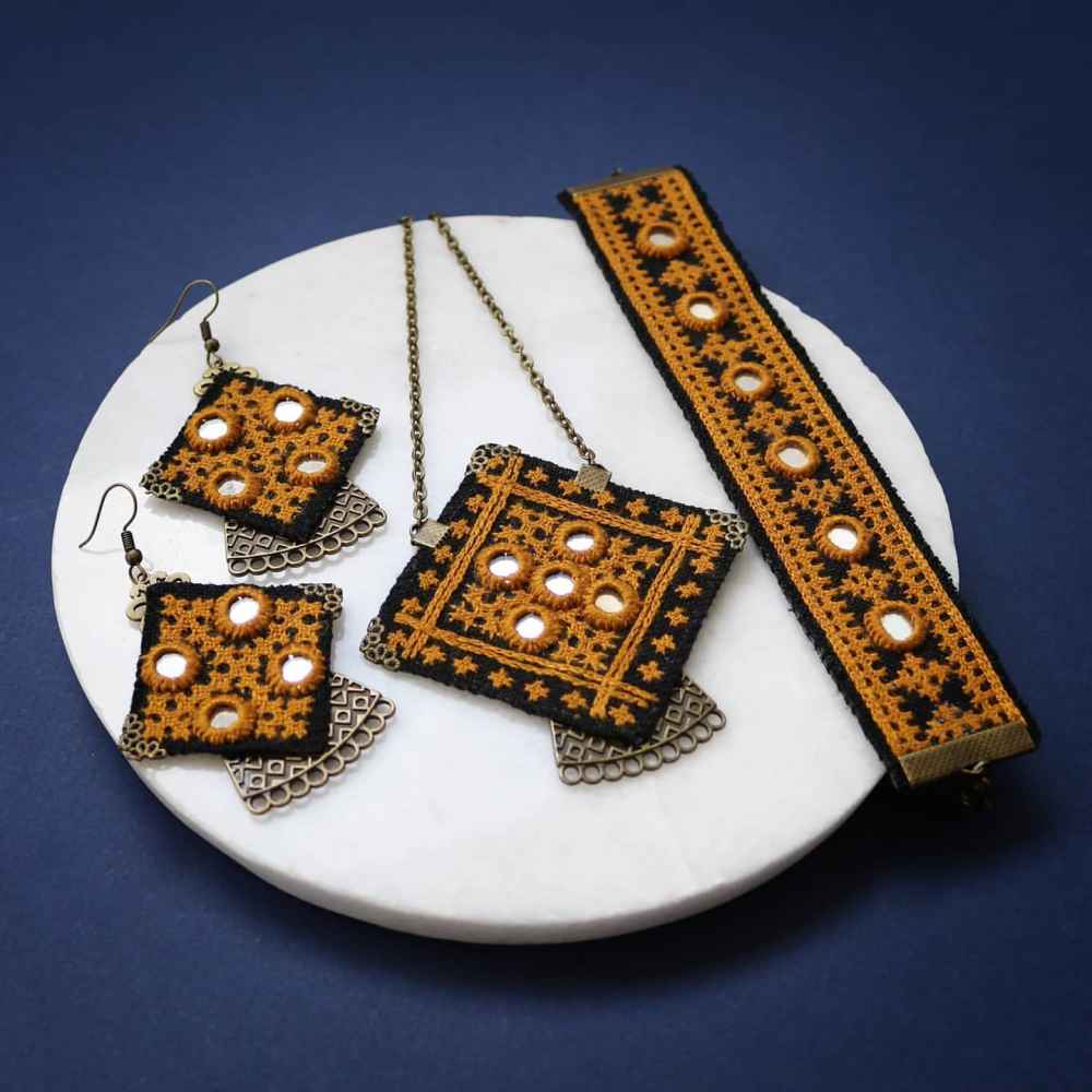 Persisches besticktes Set aus Halskette, Armband & Ohrringen Modell Ayneh Kari