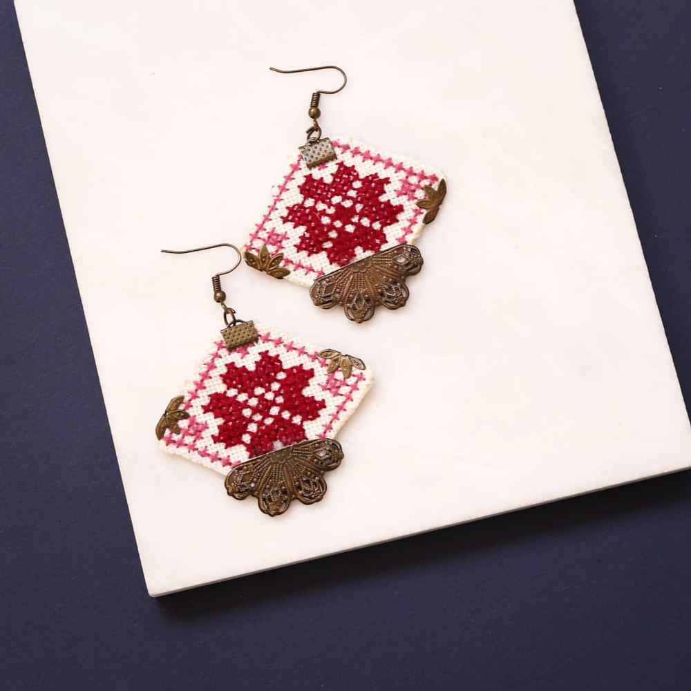 Persisches besticktes Set aus Halskette, Armband & Ohrringen Taraneh