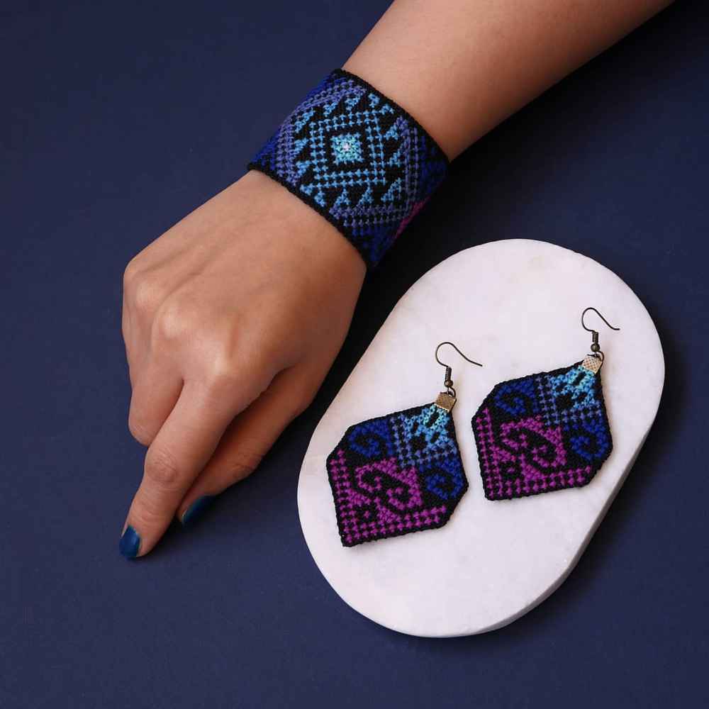 Persisches besticktes Set aus Halskette, Armband & Ohrringen Vania