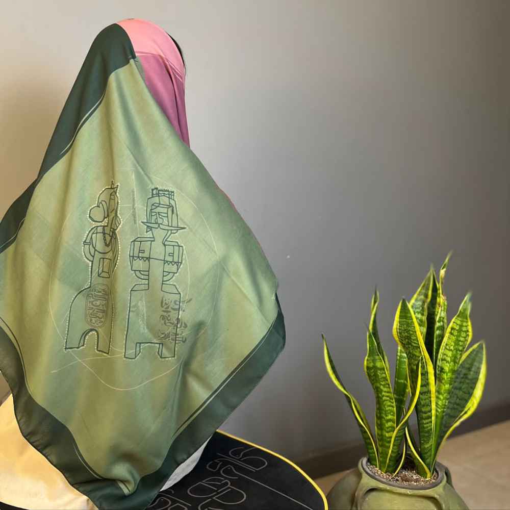 Foulard à imprimé artistique persan pour femmes – Design Negarina luxueux et vibrant