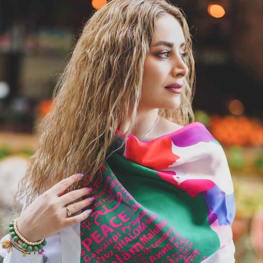 Foulard Miniature en Soie pour Femme – Motif Artistique, Luxueux et Vibrant Solh