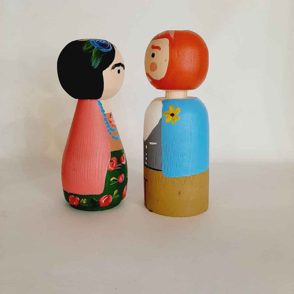 Poupées en Bois au Crochet Fait Main – Frida Kahlo | Figurines Artistiques en Bois