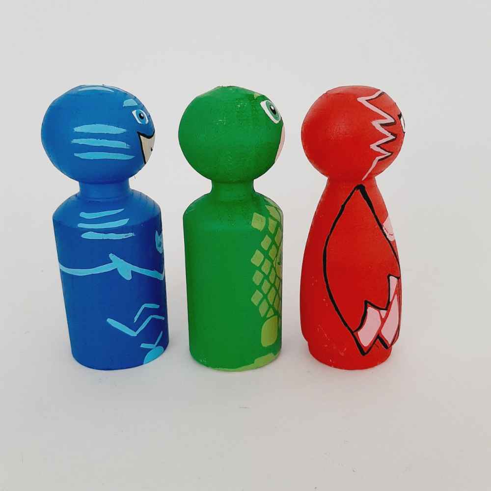 Poupées en Bois au Crochet Fait Main – Petits Héros | Figurines en Bois pour Enfants Personnalisées