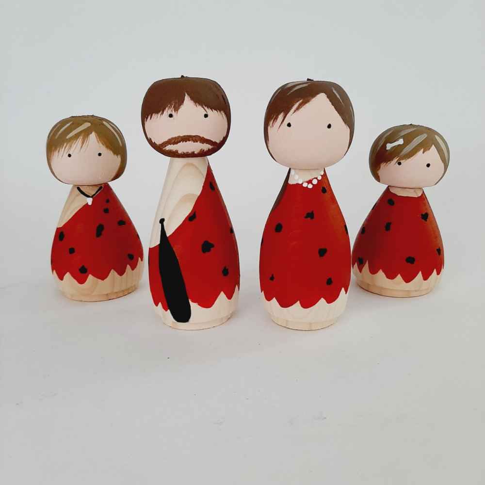 Poupées en Bois au Crochet Fait Main – Thème Préhistorique | Jouets Artisanaux en Bois