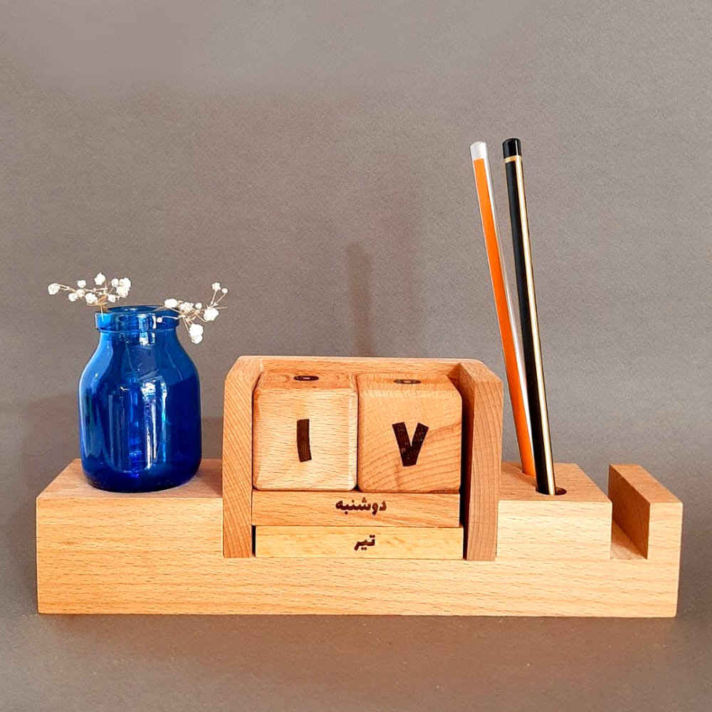 Modèle de calendrier de bureau persan Mana