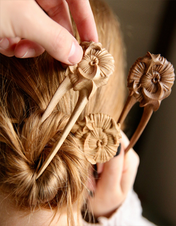 Fourchette à cheveux en bois