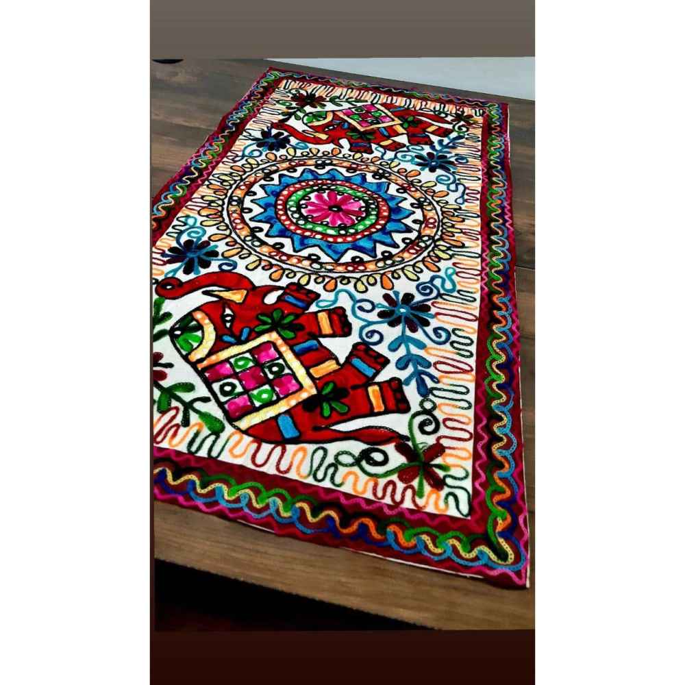 Tapisserie Murale Brodé – Art Textile Shina du Patrimoine Baloutche