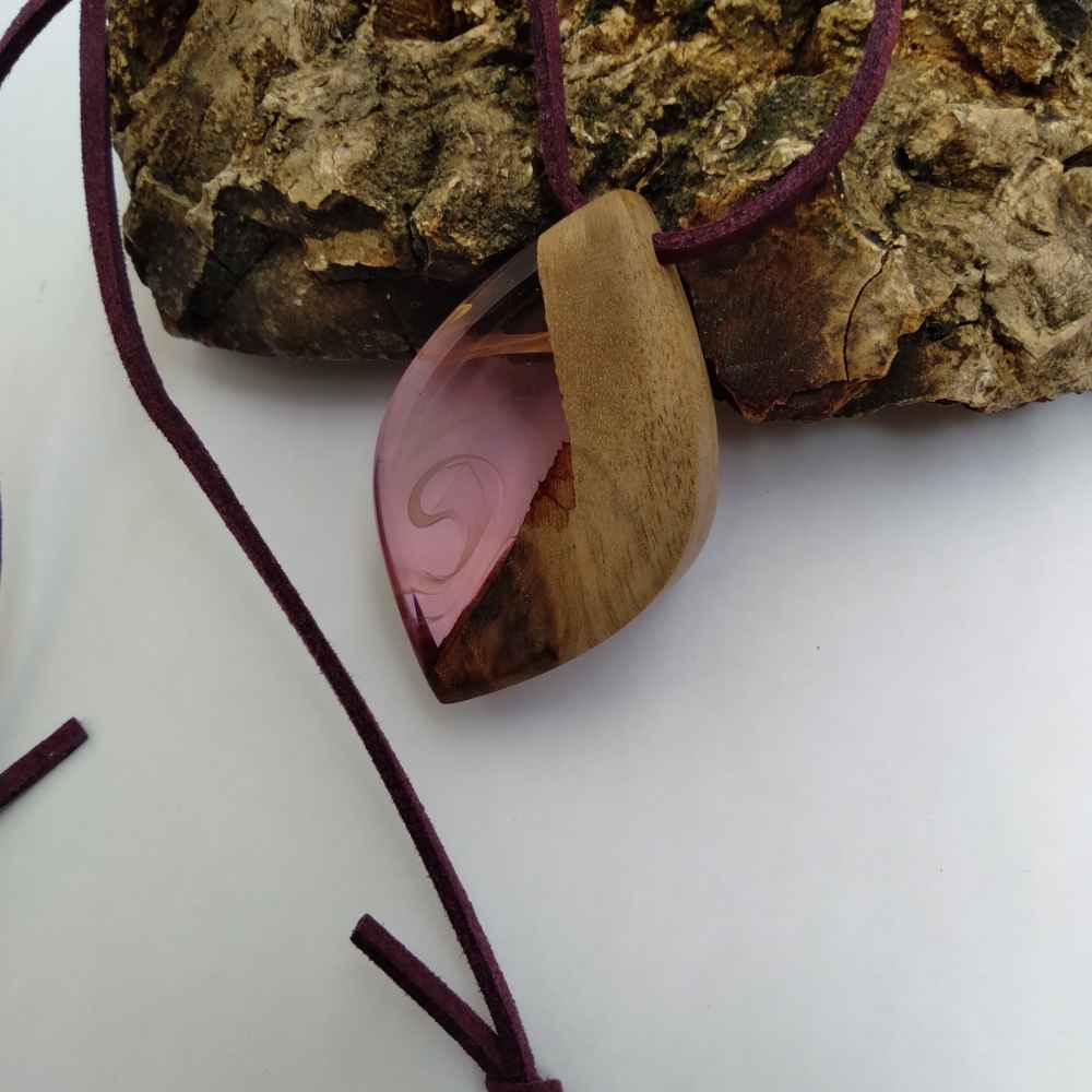 Collier Bois & Résine Artisanal Style Audacieux Koohestan