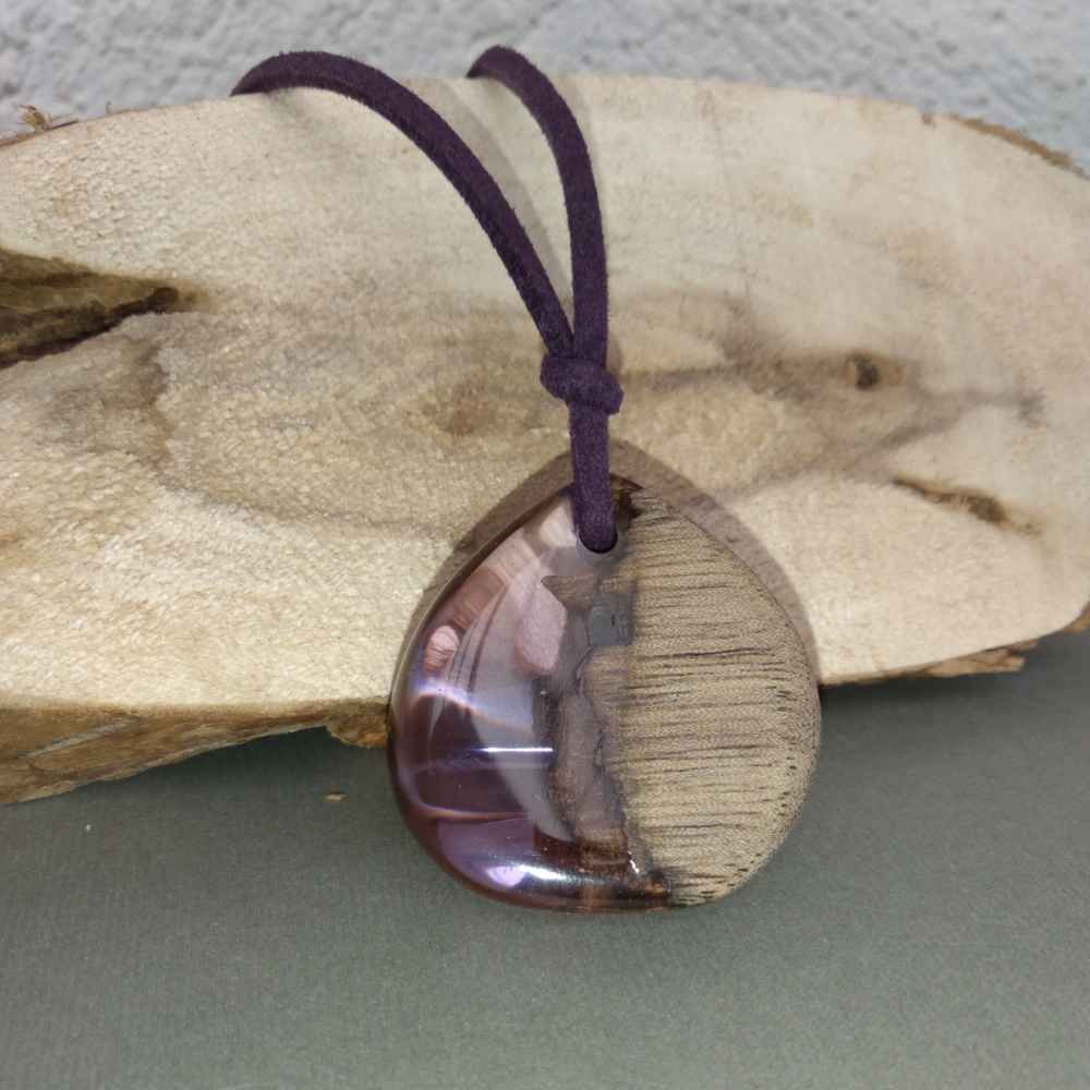 Collier Bois & Résine Artisanal Style Audacieux Violet