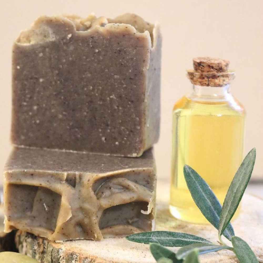 Savon naturel pour peau sèche au cèdre et à l'huile d'olive (x6)