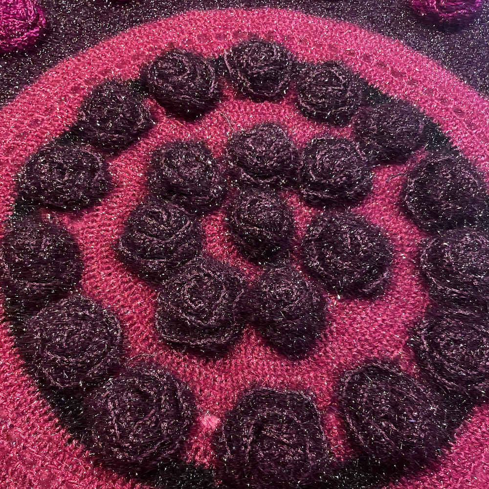 Tapis de sol macramé bohème tissé à la main – Motif Rose