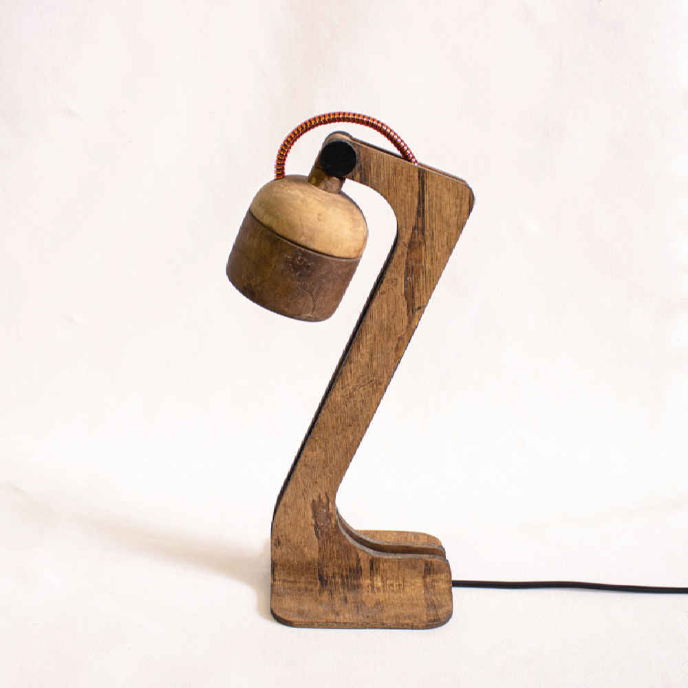 Lampe de bureau réglable en bois – Fabriquée à la main B12