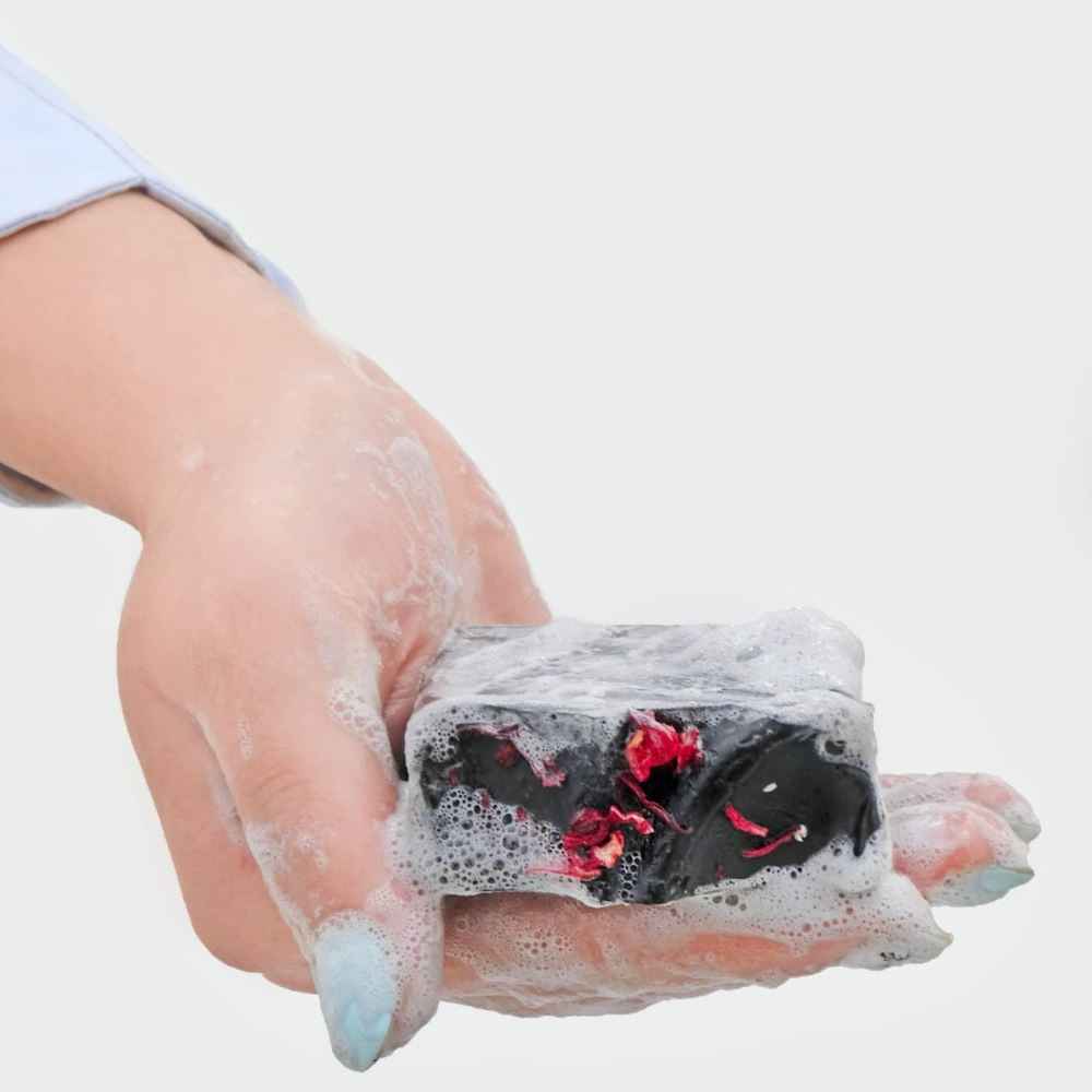 Savon noir naturel purifiant pour peau grasse (x6)