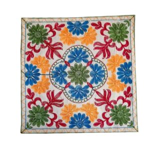 Housse de Coussin Brodée – Design Suzani Elham