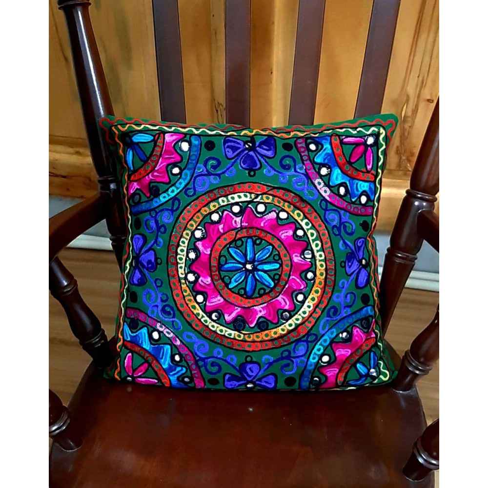 Housse de Coussin Brodée – Design Suzani Mona