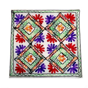 Housse de Coussin Brodée – Design Suzani Selin