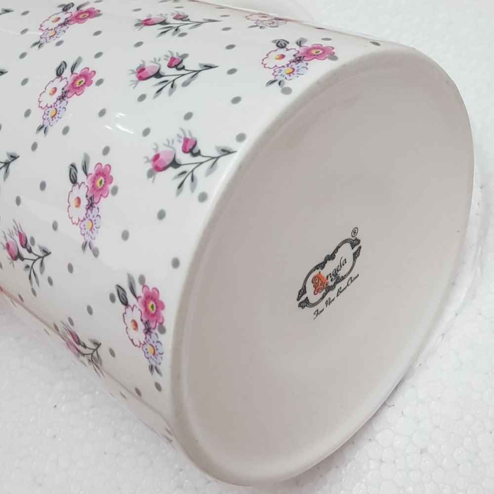 Pichet en porcelaine motif à carreaux