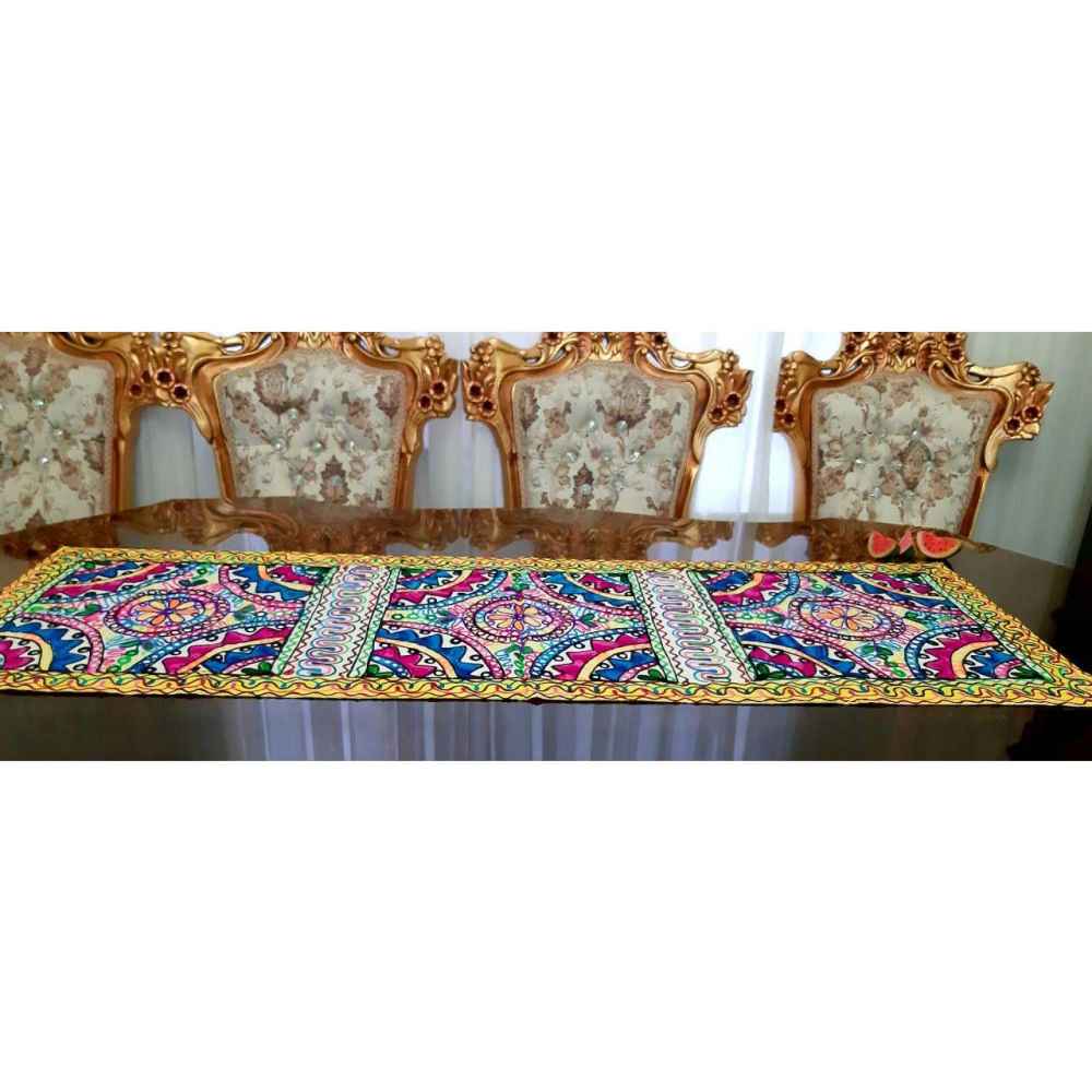 Chemin de Table Brodé à la Main Modèle Borna