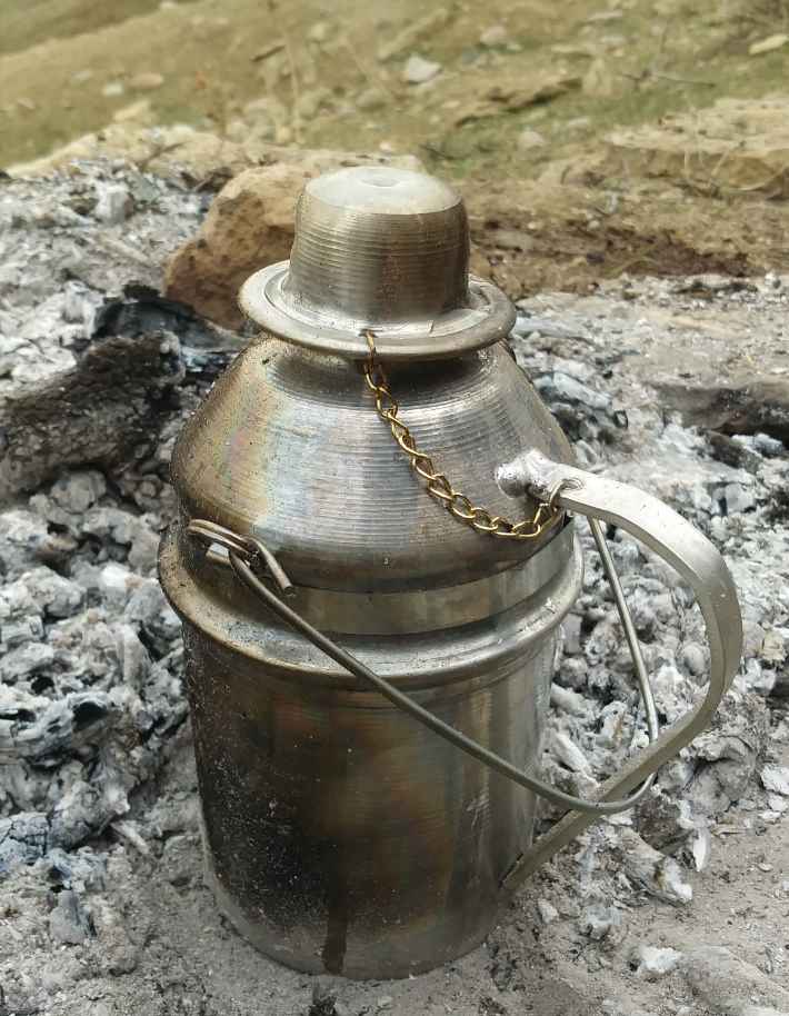 Bouilloire légère 0,8 litre pour camping – Compacte et idéale pour les feux de camp