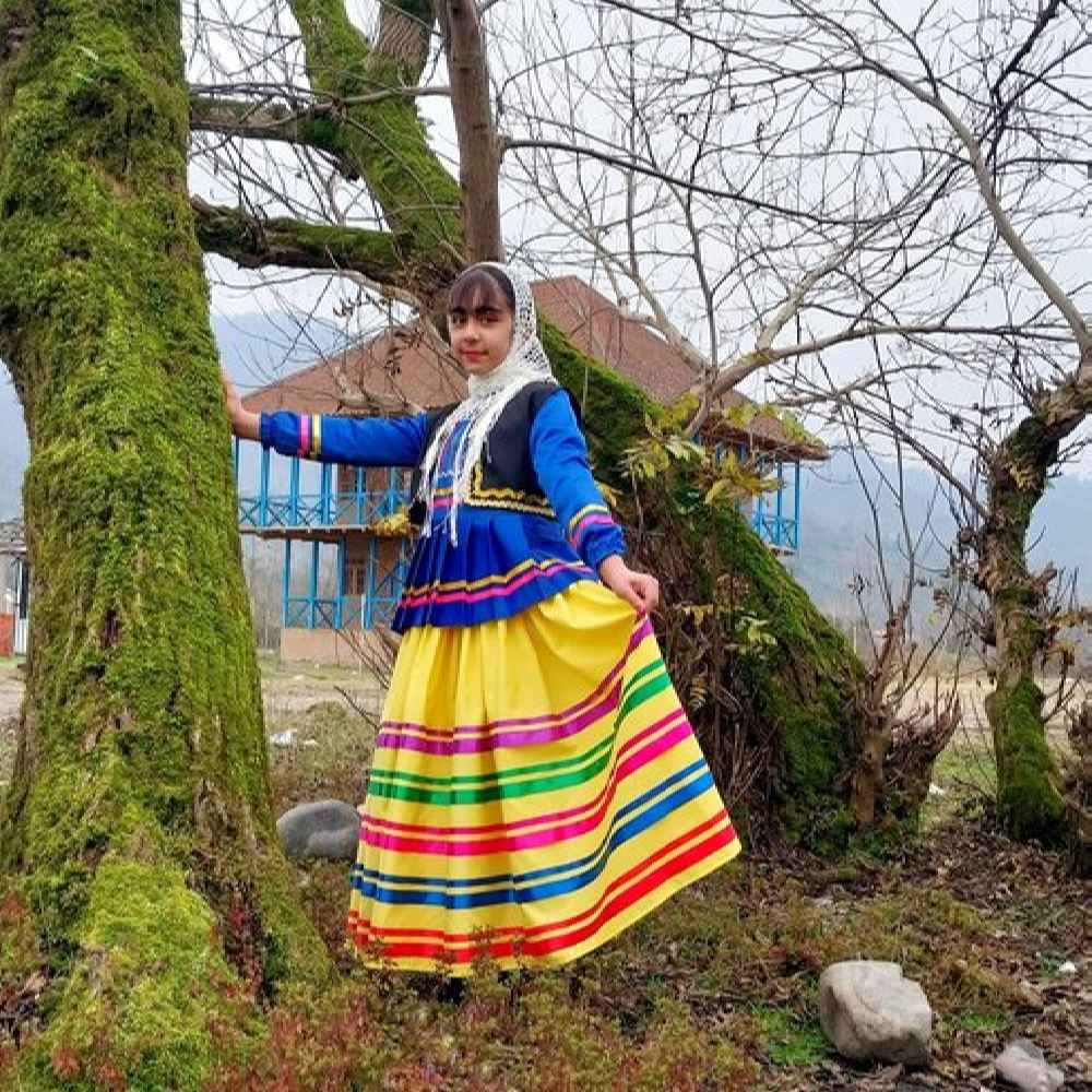 Ensemble de Vêtements Traditionnels Gilaki pour Filles Perses
