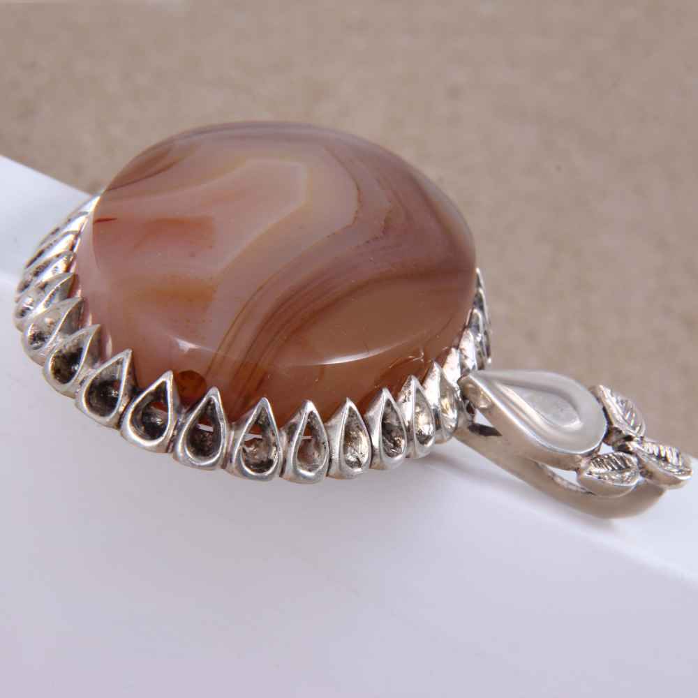 Pendentif en argent persan style classique avec pierre précieuse Agate Rasta