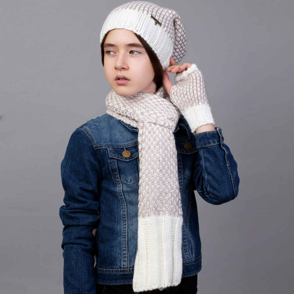 Ensemble Bonnet et Écharpe Tricotés pour Femme Modèle Sara