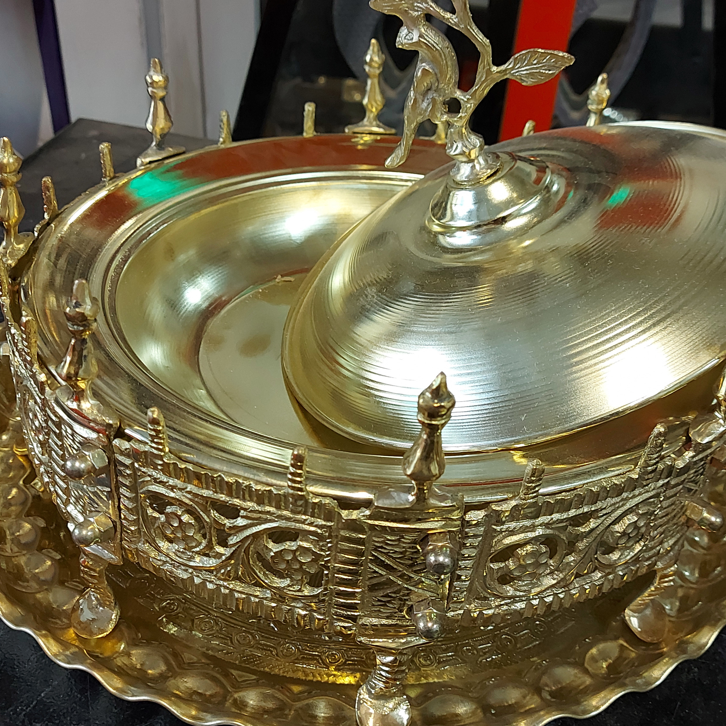 Brûleur persan de Manghal Esfand et Bakhoor – Fleur et oiseau gravés en laiton