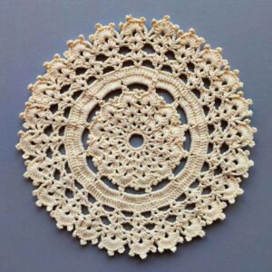 Nappe au Crochet Tricotée à la Main Modèle Crème