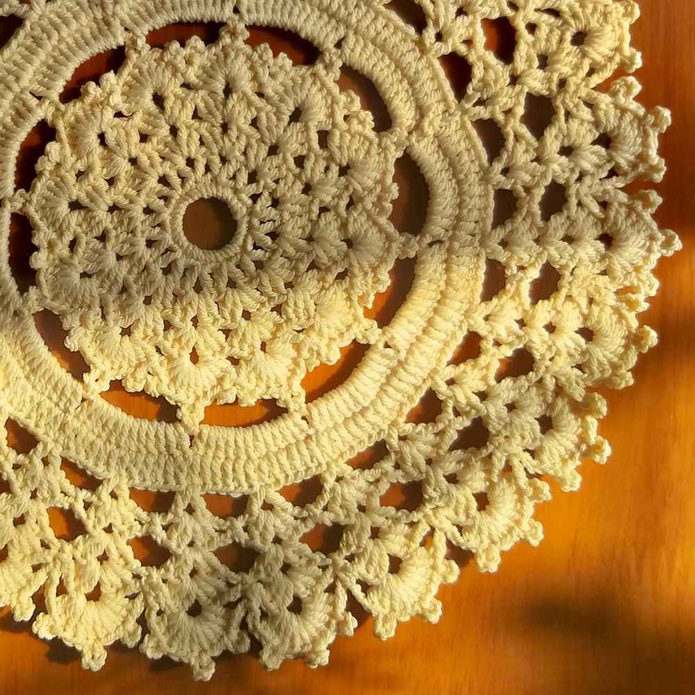 Nappe au Crochet Tricotée à la Main Modèle Crème