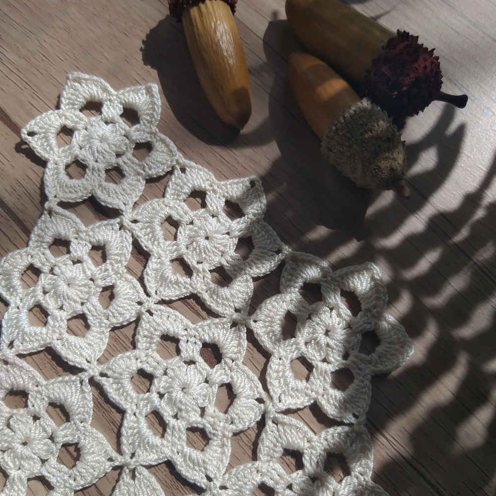 Nappe au Crochet Tricotée à la Main Modèle Mino