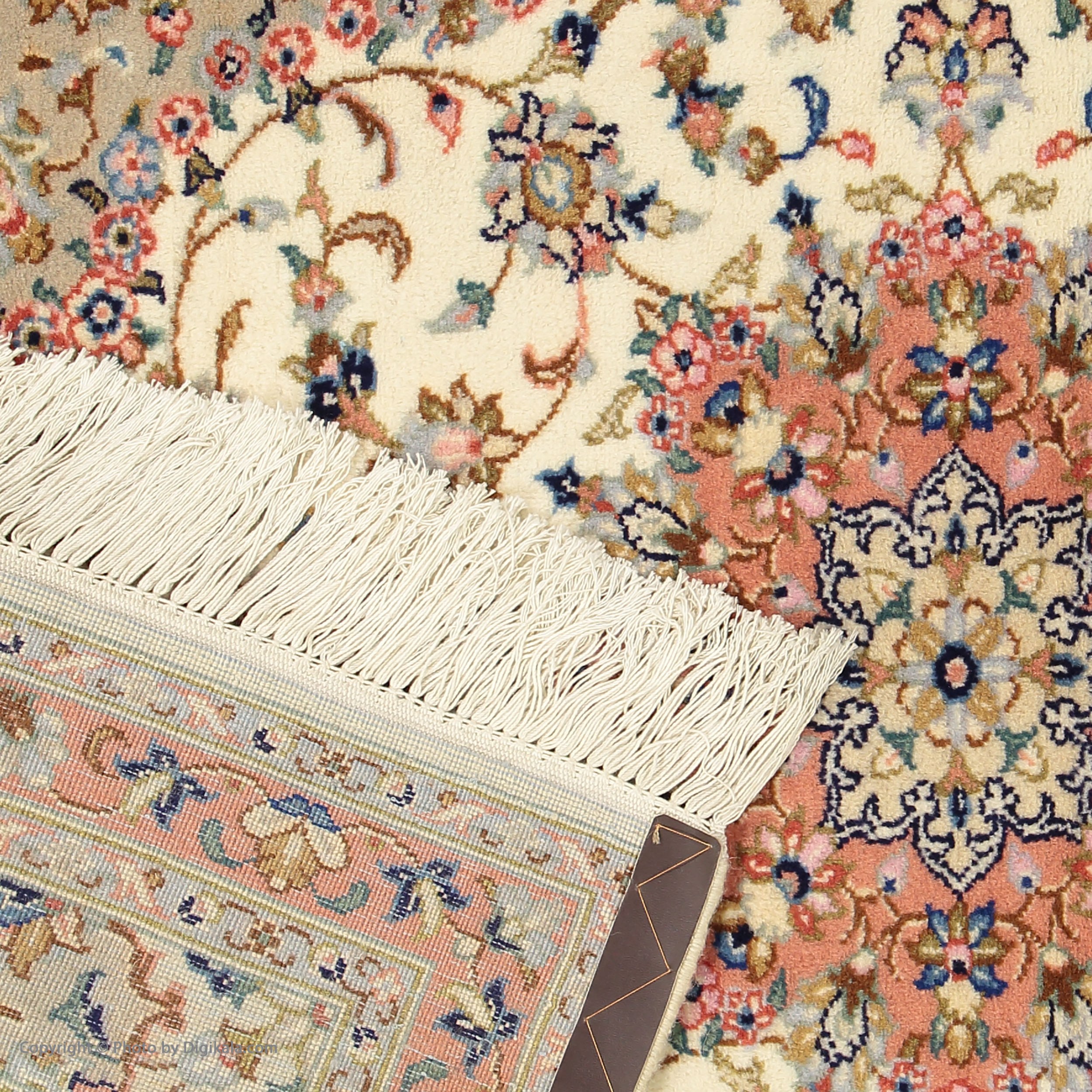 Tapis en laine persan noué à la main avec design Médaillon modèle Nahal