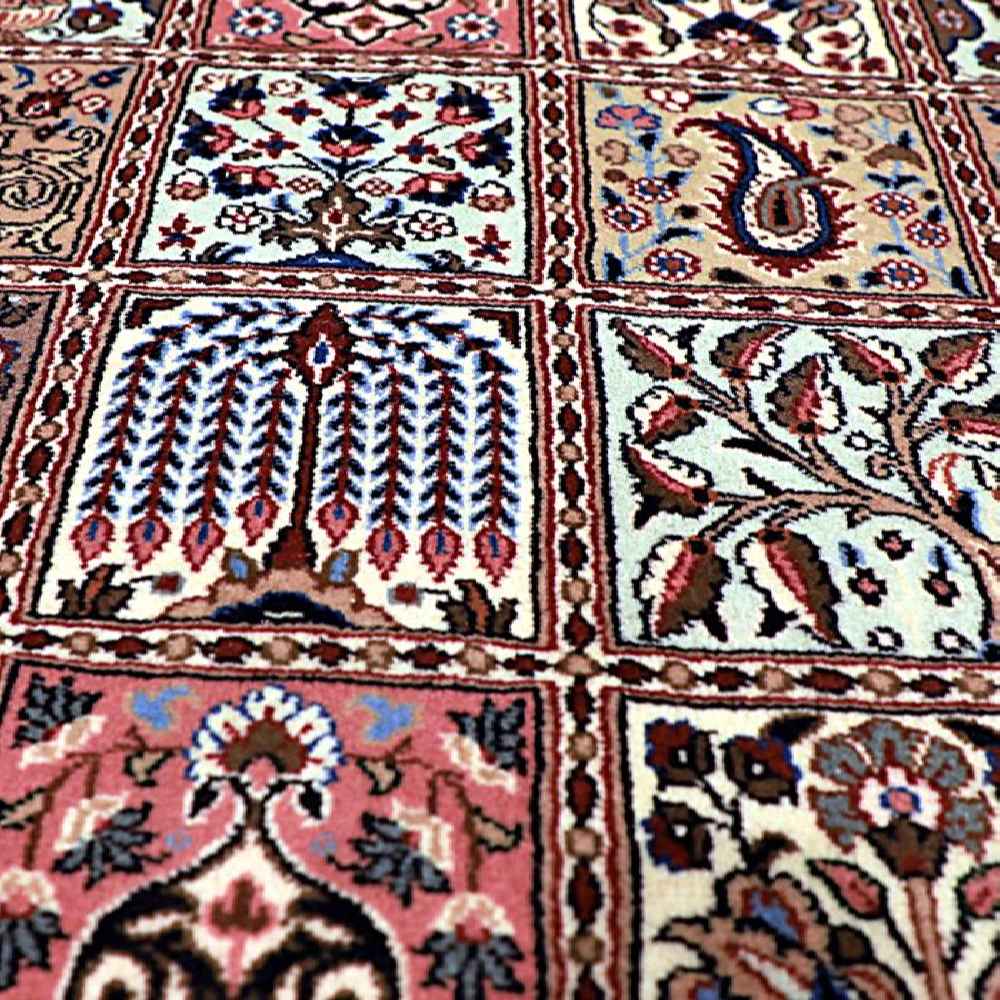 Tapis en laine persan noué à la main modèle Arghavan