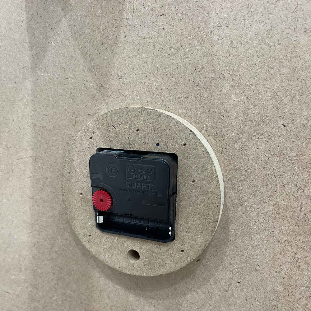 Horloge Murale en Résine Artisanale – Style Abstrait Plage