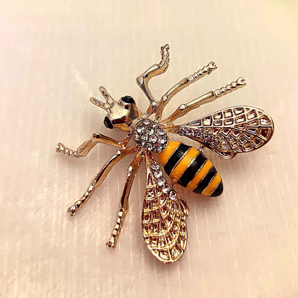 Metal Brooch Pin – Bee Design