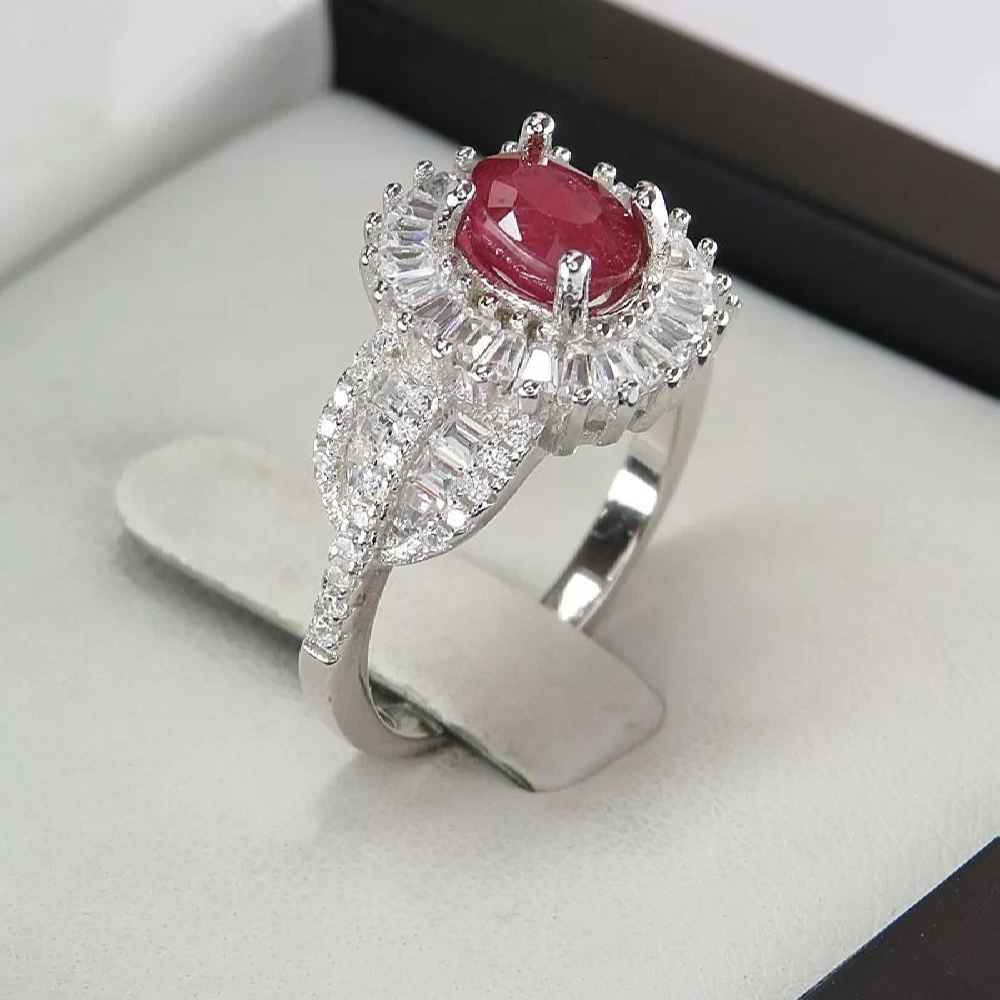 Bague de fiançailles en argent avec rubis rouge Bliss pour femmes Kiana Khatoon