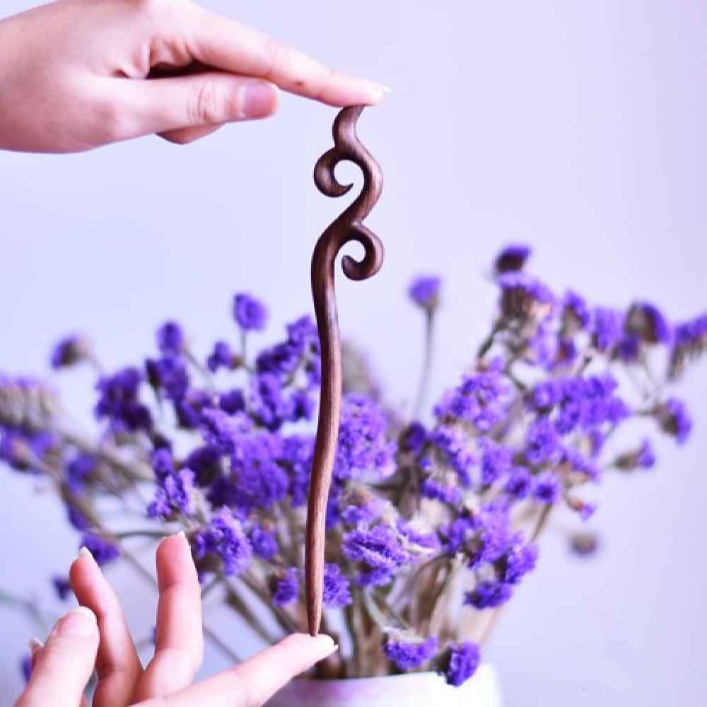 Bâtonnet de cheveux en bois fait main Design Matter Torsadé Grande Taille Alma