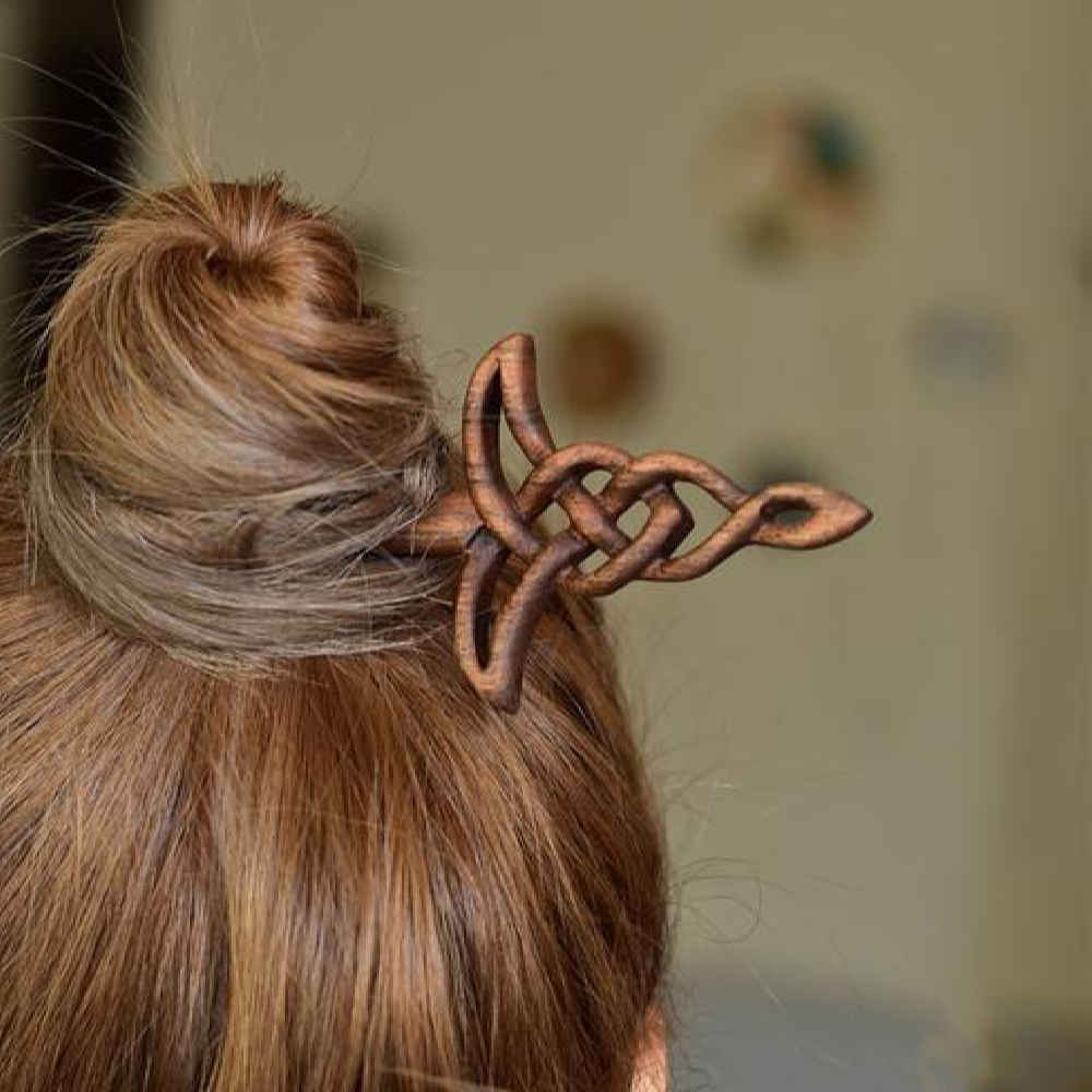 Bâtonnet de cheveux en bois fait main Design Matter Celtique Grande Taille