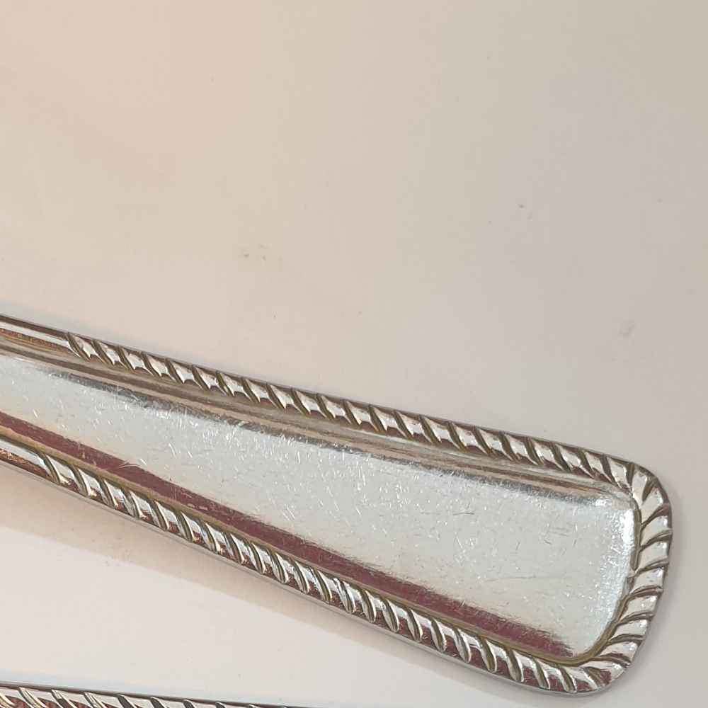 Ensemble de Couverts Cuillères et Fourchettes de 12 Modèle Modena