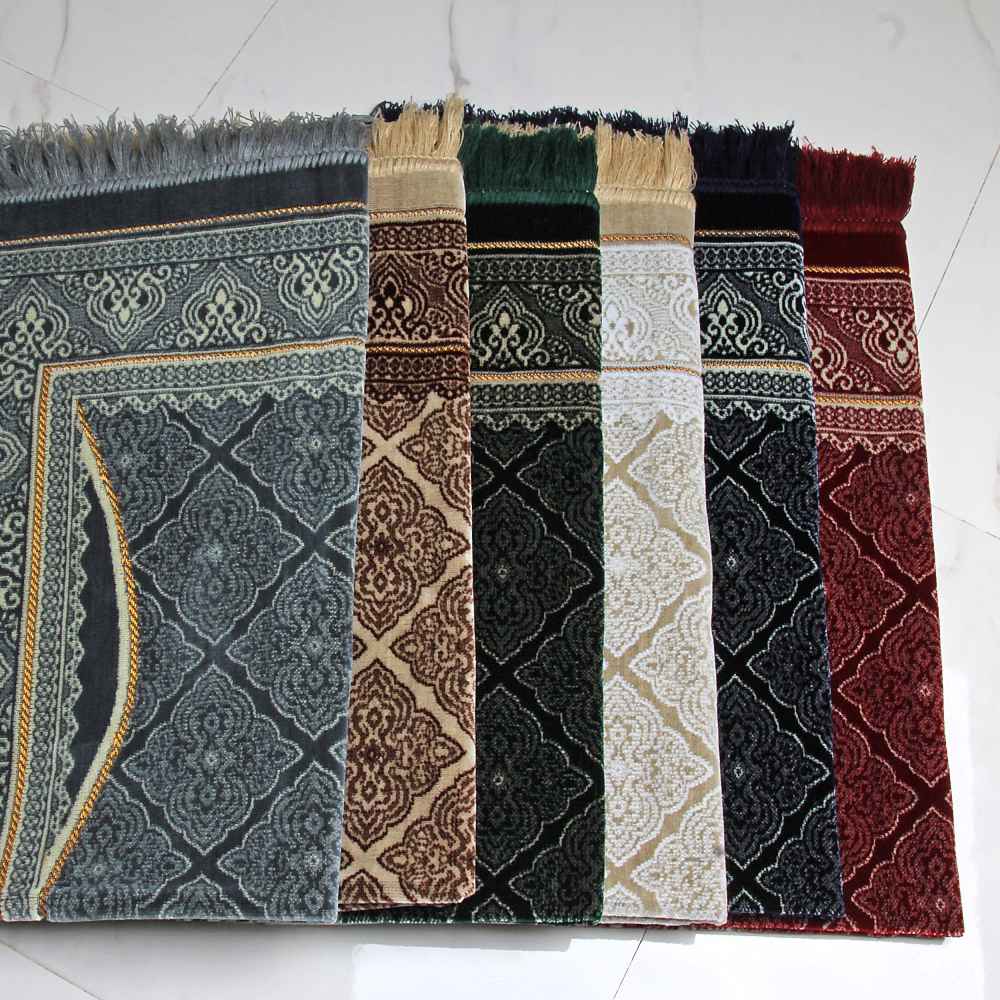 Tapis de Prière Islamique Rembourré en Velours avec Motif Mihrab Vert pour Musulmans