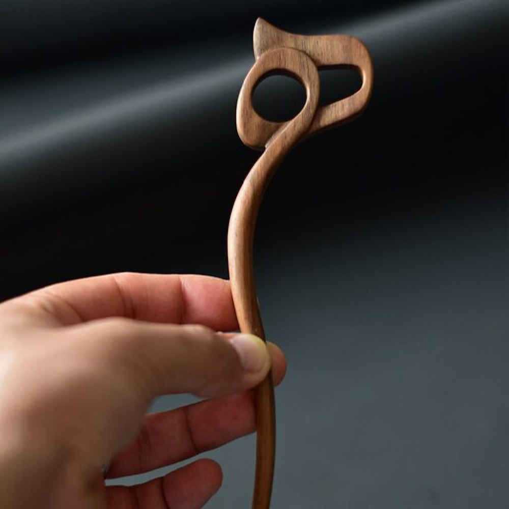 Bâtonnet de cheveux en bois fait main Design Matter Lettre Persane H