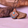 Pendentif en bois sculpté avec pierre turquoise fait main artistique Labkhand