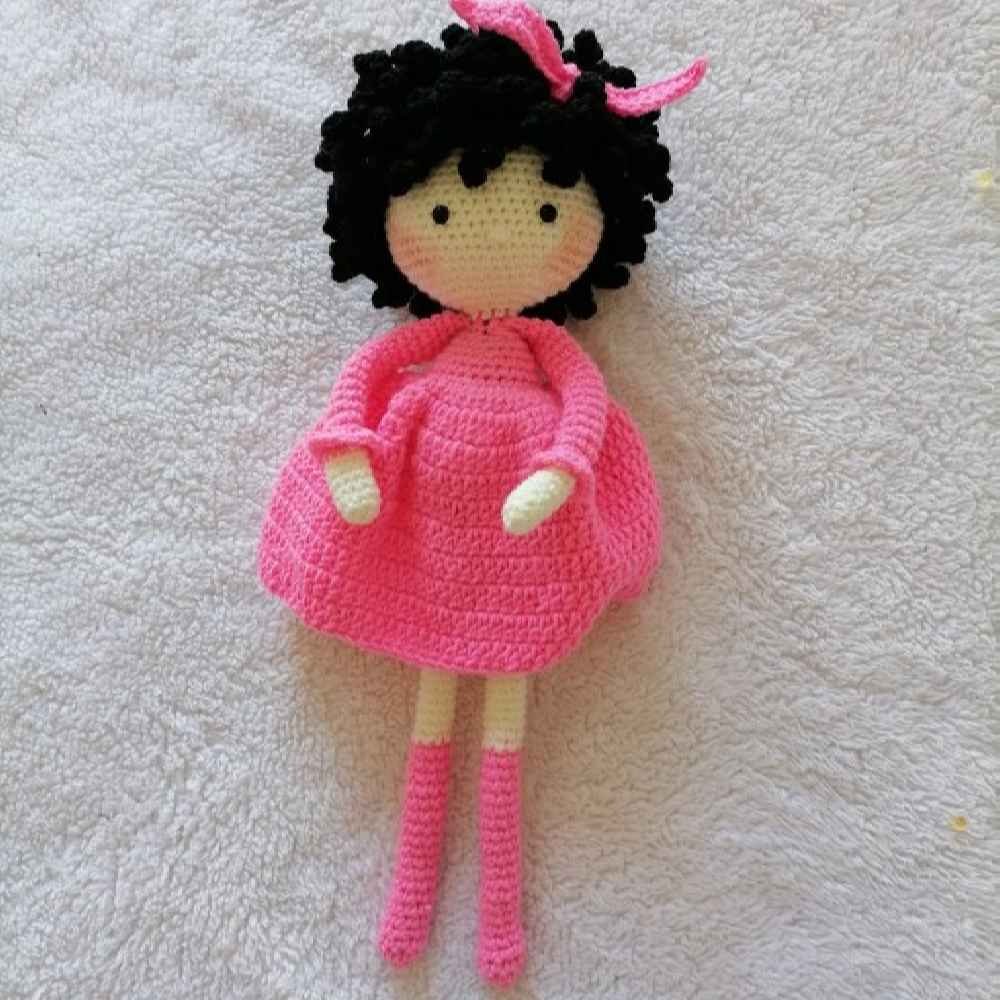 Amigurumi Poupée en Crochet Fait Main – Fille Bouclée | Jouet en Peluche Doux