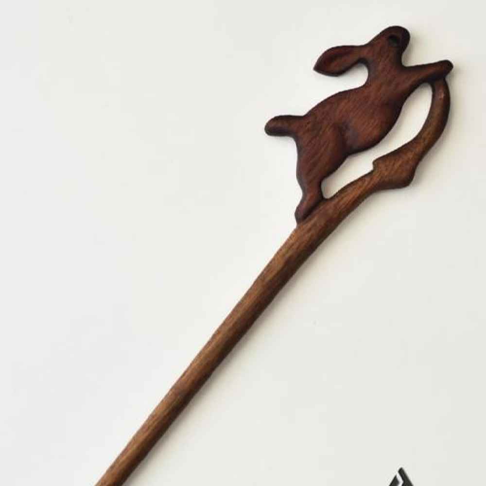 Bâtonnet de cheveux en bois fait main Design Matter Lapin Grande Taille