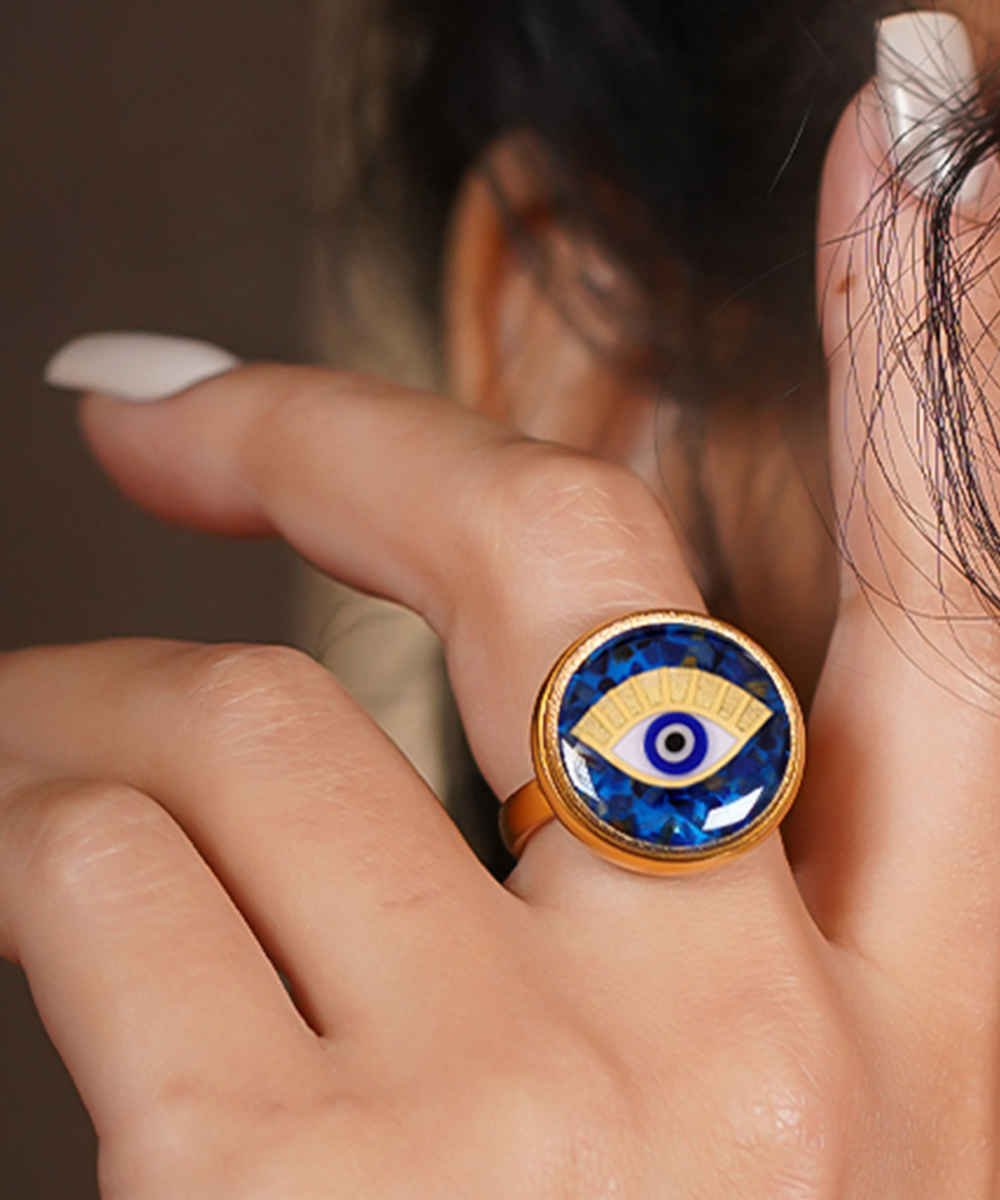 Bague Chevalière en Acier avec Lapis Recouvert de Résine et Symbole Cheshm Plaqué Or