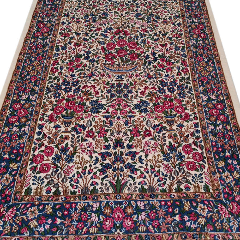 Tapis en laine persan noué à la main modèle Kiana