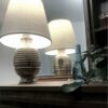 Lampe de table en bois – modèle artisanal crème & brun Jinara
