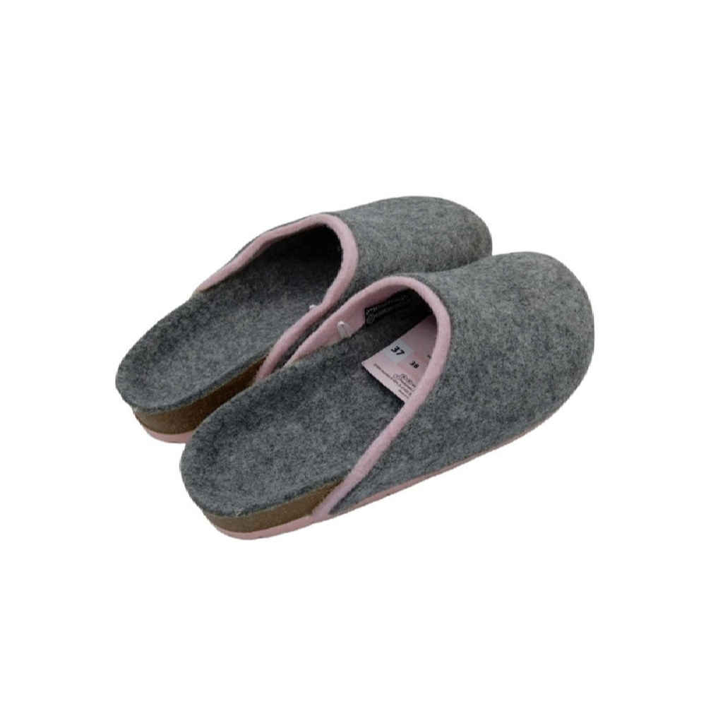 Chaussons Gris Doux pour Femme en Feutre – Élégants et Confortables