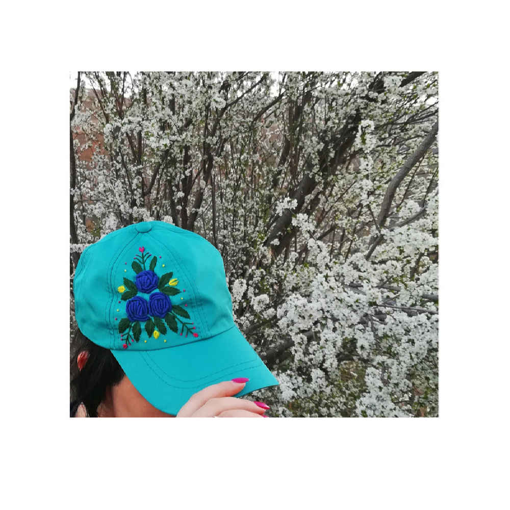 Casquette bleue brodée pour femme – Modèle Ronika