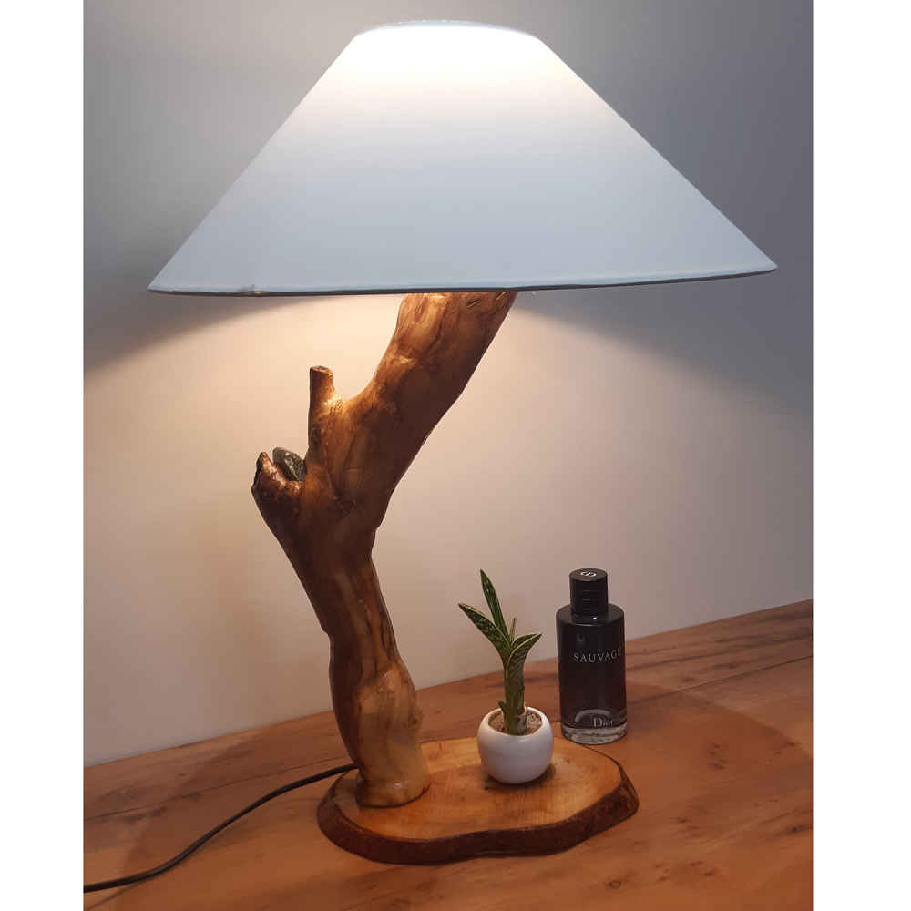 Lampe de table en bois rustique – design fantastique fait main