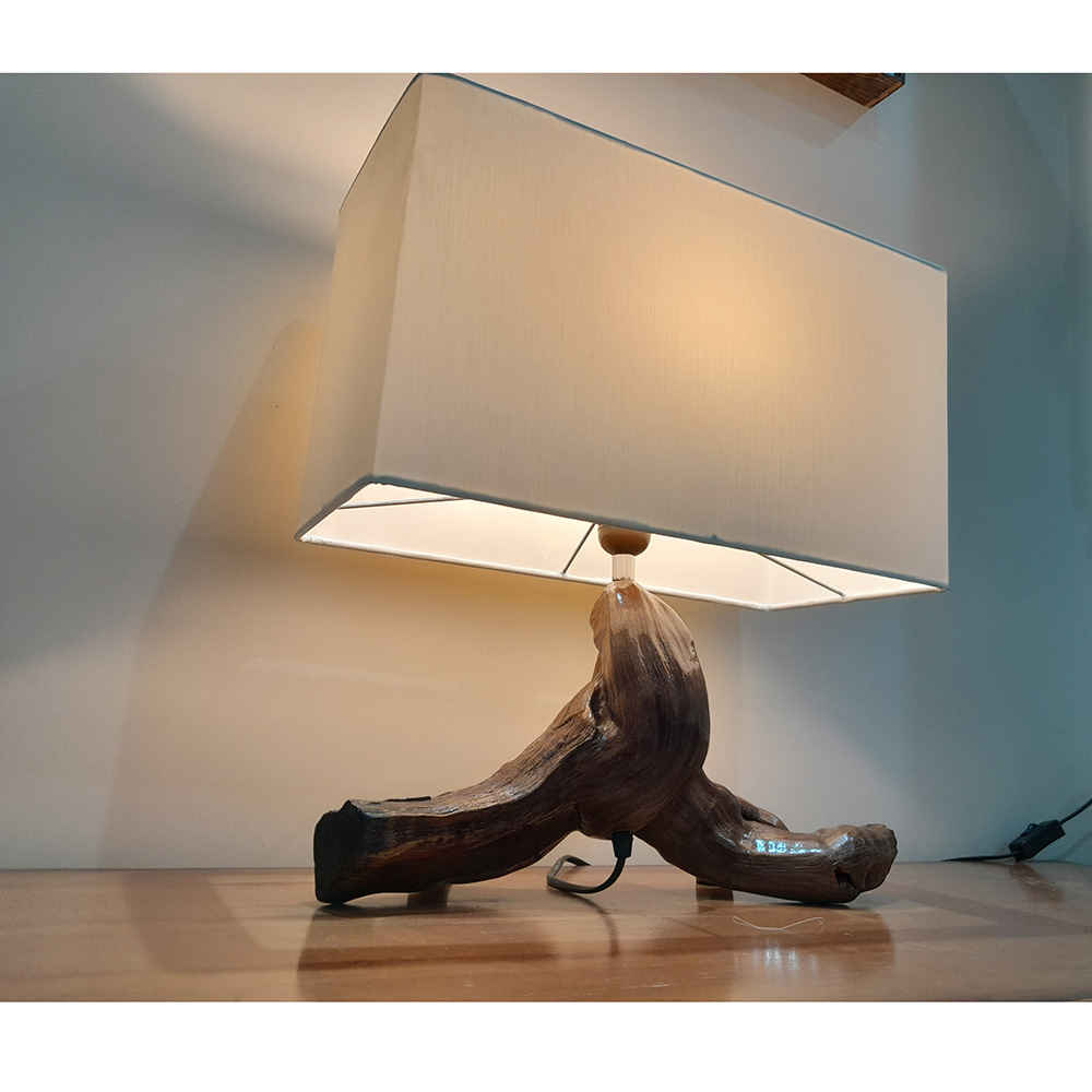 Lampe de table en bois rustique – design fantastique fait main Karismatic